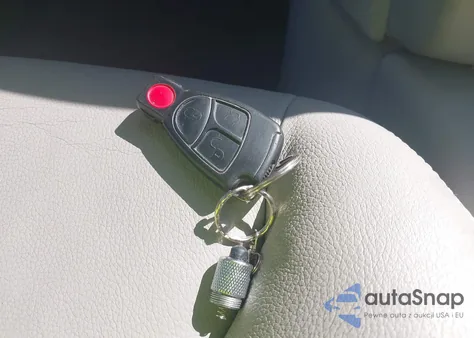 2004 Mercedes-Benz S 430 4Matic z USA, uszkodzony, nr VIN WDBNG83J84A426926